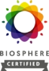 Logo coloré de certification Biosphere, affichant un cercle multicolore et la mention « Certified ».
