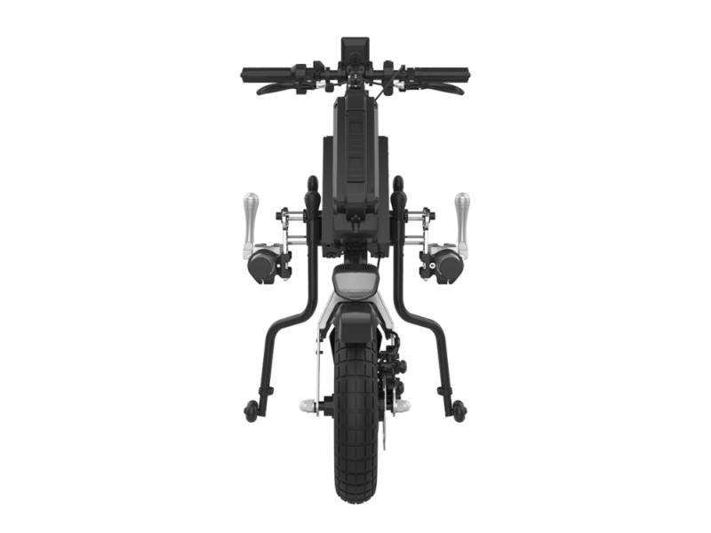 Vue de face d’un vélo électrique noir à pneus larges, photographié sur fond blanc.